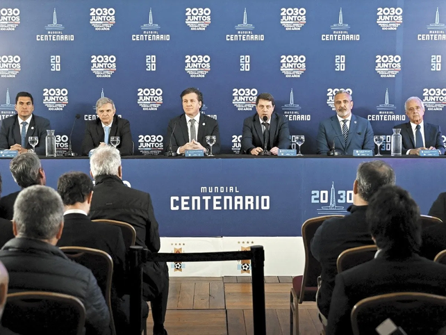 Las autoridades de la Conmebol y de las diferentes asociaciones formalizaron la postulación para organizar el Mundial 2030.