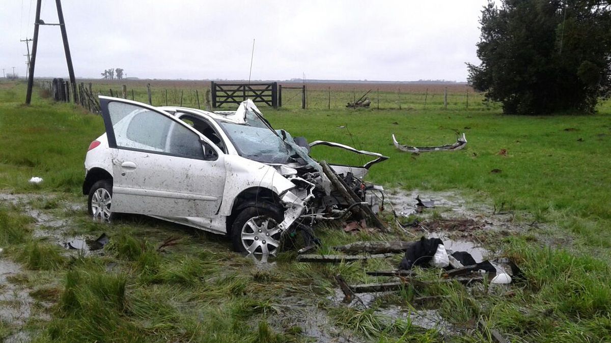 Dos fallecidos y dos heridos en un violento vuelco en la ruta provincial 11