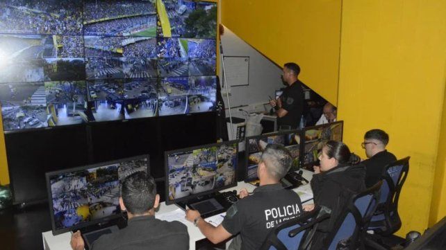 Operativo en el inicio del Torneo Apertura: 70 trapitos demorados y un prófugo capturado