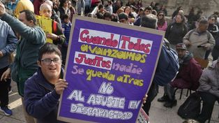 Familiares, instituciones y transportistas piden la emergencia en discapacidad.