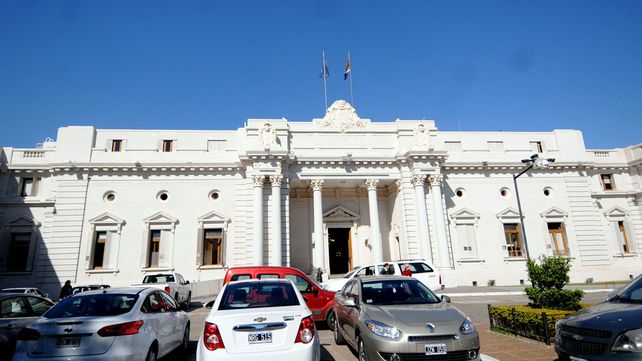 Colegio de Arquitectos apoya la recuperación de la Plaza Italia: La institución será recibida en el Senado para conocer detalles del proyecto que busca devolverle un espacio verde a la ciudad de Santa Fe.