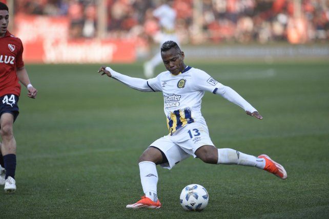 Jaminton Campaz estuvo ausente en Brasil porque estaba suspendido. Retorna al equipo titular.