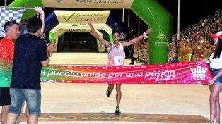 El mendocino Erario llegó primero a la meta tras una notable actuación. (Foto Gentileza Deportes Villa Adela)