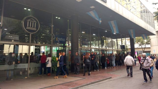 El Banco Nación anunció el cierre de 60 sucursales.