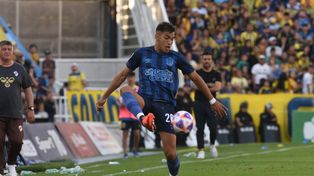 El lateral derecho Ismael Cortez reemplazó a Martínez contra Platense y terminó desgarrado.&nbsp;