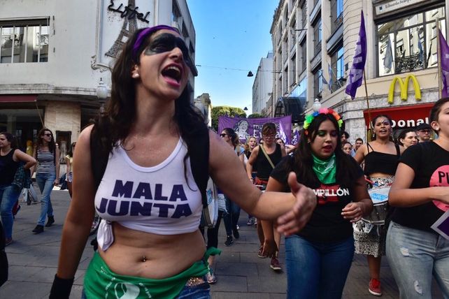 Rosario marchó y reclamó contra la violencia hacia las mujeres
