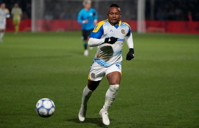 Jaminton Campaz no hizo pretemporada y pero de todas formas fue el jugador destacado del Canalla en las primeras fechas.