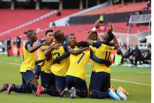 Ecuador vapuleó a Uruguay con un contundente 4-2.