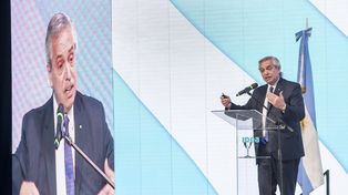 Defensa. Ante un auditorio refractario a su discurso, Alberto defendió los logros en un contexto adverso.