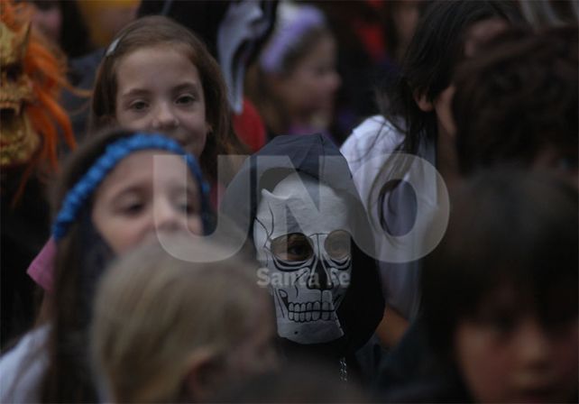 Festejos. Los pequeños aprovechan la ocasión para disfrazarse / Foto: José Busiemi - Uno Santa Fe