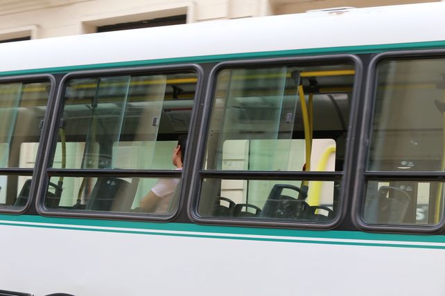 El uso de colectivos tocó un piso de 2.750 viajes diarios