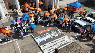 Los profesionales de la salud vuelven a manifestarse este jueves frente a la Legislatura santafesina.