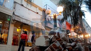 Se desmoronó un balcón en la peatonal