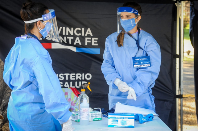 Personal de salud en el operativo en la exRural.