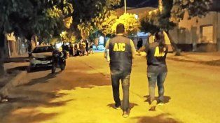 Narcotraficantes acribillaron con siete tiros la sede de la Agencia de Investigación Criminal en Rosario