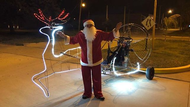Papá Noel sobrevoló Sunchales