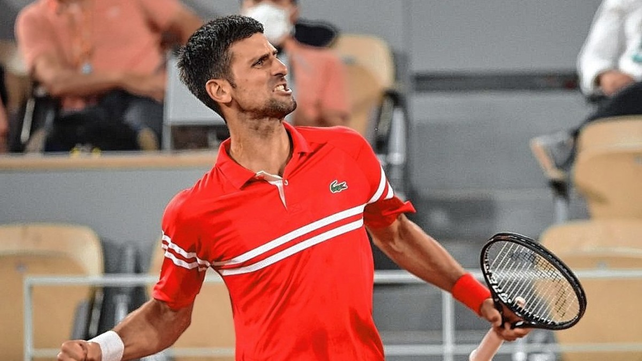 Novak Djokovic derrotó a Mateo Berrettini y jugará la semifinal de Roland Garros ante Rafael Nadal.