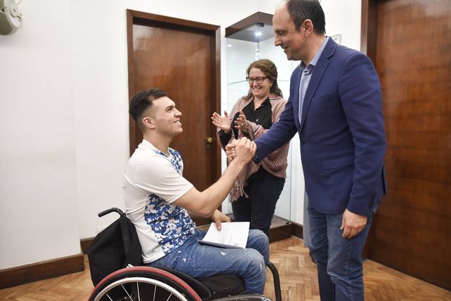 Corral distinguió a deportistas santafesinos