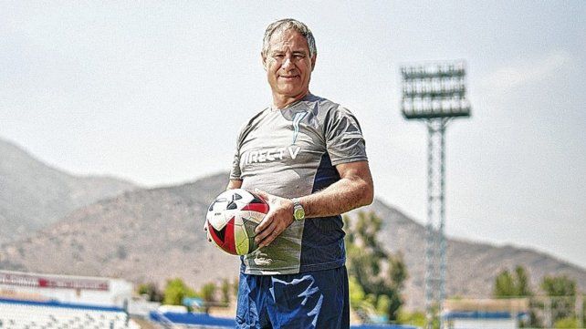 Ariel Holan viene de dirigir la Universidad Católica de Chile.