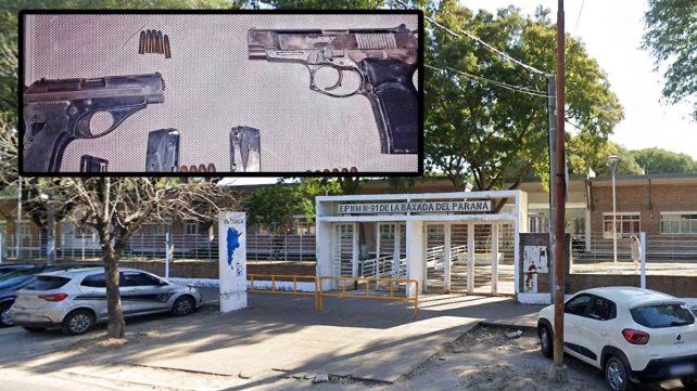 Secuestraron dos armas de fuego que dos menores de edad exhibían en redes sociales. El allanamiento se produjo en los domicilios de dos menores qeu concurren a la escuela donde se desató una gresca.