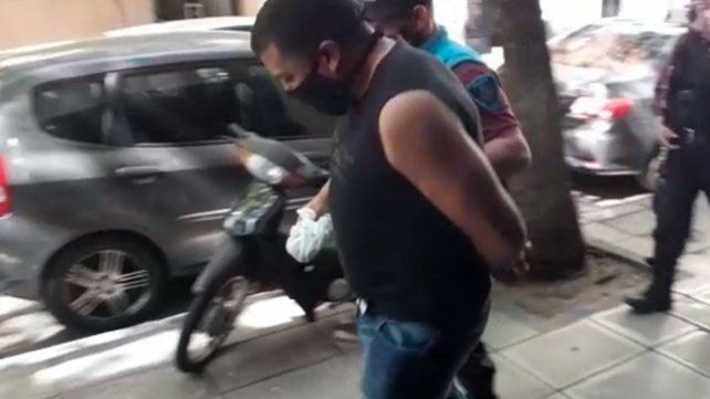 Uno de los ladrones fue detenido unos minutos después. 