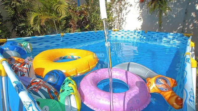 La Municipalidad advierte por el derroche de agua en el uso de piletines domiciliarios.