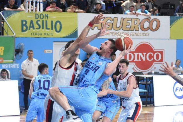 Oberá debutó con un triunfo en la Liga Nacional