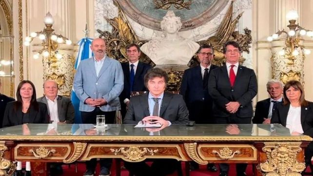 La justicia laboral declaró la invalidez de seis artículos del DNU propuesto por el gobierno de Javier Milei