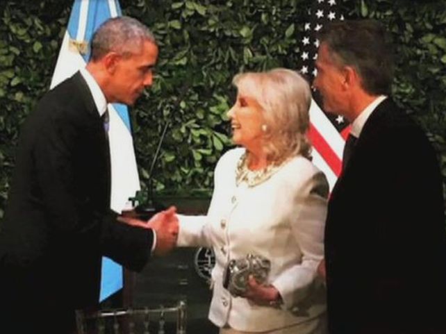 La imagen del encuentro entre Mirtha Legrand y Barack Obama en el Centro Cultural Kirchner.