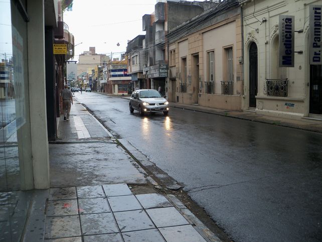 ¿Se va el calor agobiante? Bajó la temperatura y cayeron algunas gotas