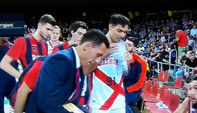 Baskonia perdió con Barcelona en el estreno de Delfino