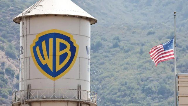Warner Bros. afirmó que la oferta de compra de Paramount supera a la de Netflix