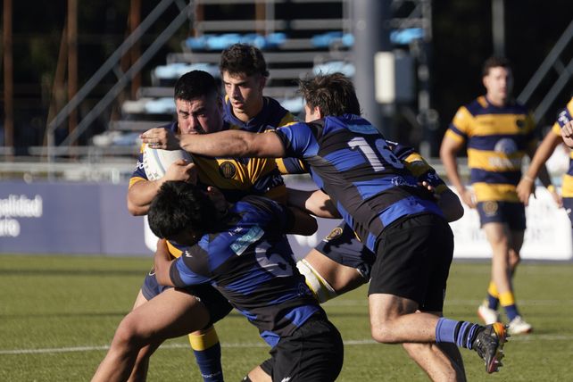 Gimnasia v. Universitario.