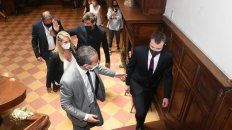 El intendente al ingresar al recinto, acompañado por las autoridades del cuerpo. El intendente al ingresar al recinto, acompañado por las autoridades del cuerpo.