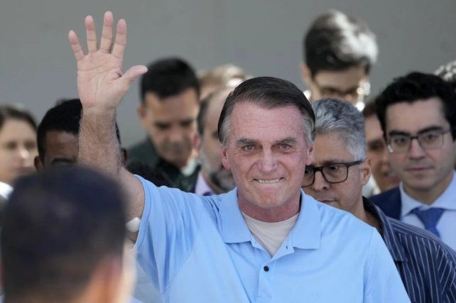 Jair Bolsonaro fue dado de alta luego de tres semanas hospitalizado