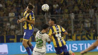 Juan Cruz Komar será uno de los integrantes de la zaga central canalla en el Monumental.