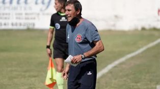 El equipo de Juan Rossi no tuvo una buena tarde y perdió con Argentino de Merlo.