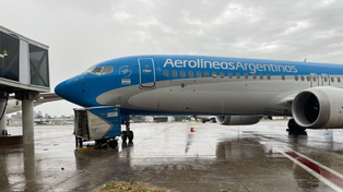 Cancelaron más de 100 vuelos de Aerolíneas Argentinas por el temporal