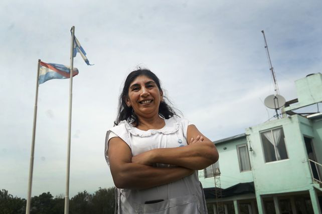Horas de lancha y mucha vocación: los profesionales que llevan salud al otro lado del río