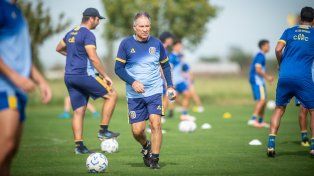 Ariel Holan sabe que su equipo se jugará una parada brava: terminar rimero en el grupo B.