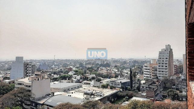 Humo de los incendios en Paraná