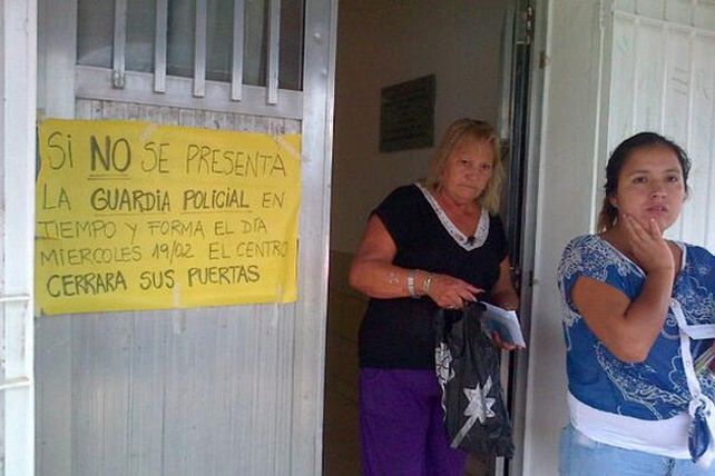 Personal del centro de salud de Barranquitas Oeste reclama por la guardia policial