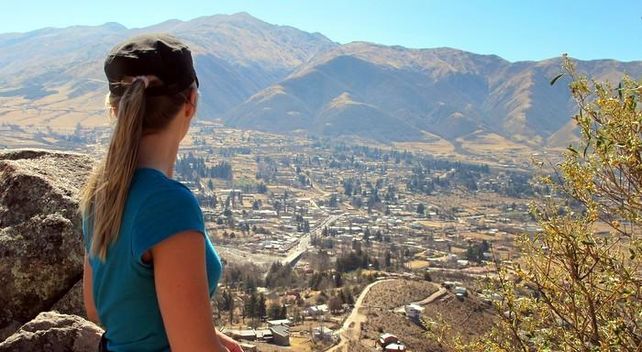Paseos. Las propuestas de trekking y senderismo para enlazar los miradores componen una de las opciones más elegidas.