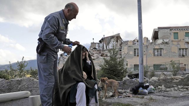 Ascienden a 120 los muertos por el devastador terremoto en el centro de Italia