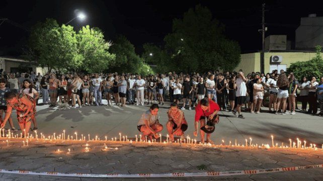 La comunidad con velas despidió a Ian