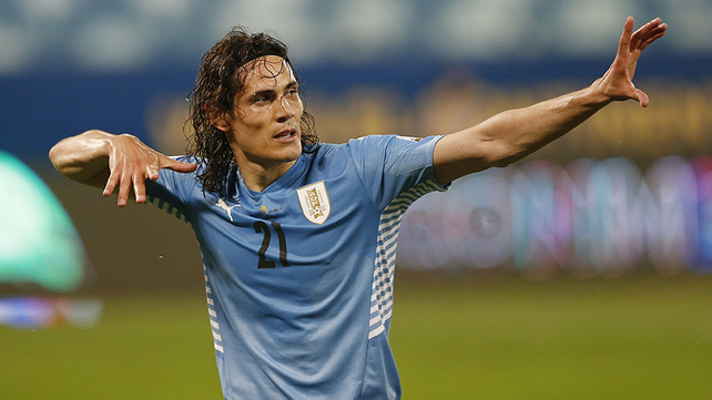 Cavani le dio el triunfo y el segundo puesto a Uruguay