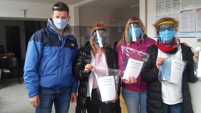 La EET N°3 Doctor Marsiglia entregó una nueva tanda de máscaras faciales