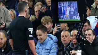 Los clubes de la Premier League deberán definir si apuestan o no por la continuidad del VAR.