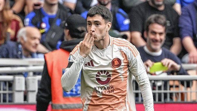 Con un gol de Soulé, Roma bajó al Inter de Lautaro Martínez Con un gol de Soulé, Roma bajó al Inter de Lautaro Martínez