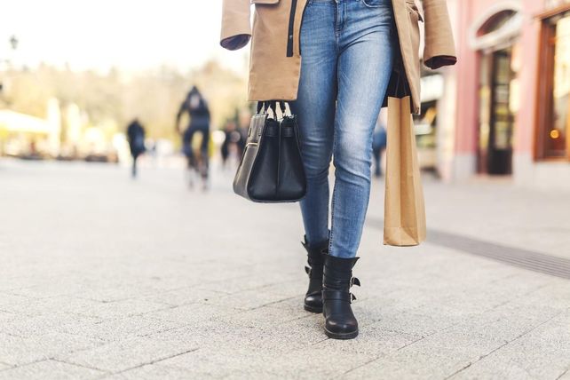 Conoce 5 estilos de jeans a la moda y cómo combinarlos Conoce 5 estilos de jeans a la moda y cómo combinarlos